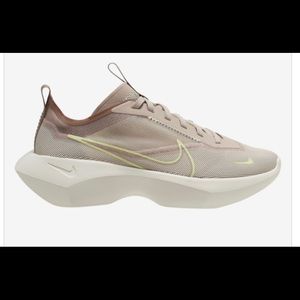 Nike Vista Lite size 9